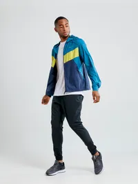 1908716-999000_ADV Essence Training Pants_Closeup6.jpg